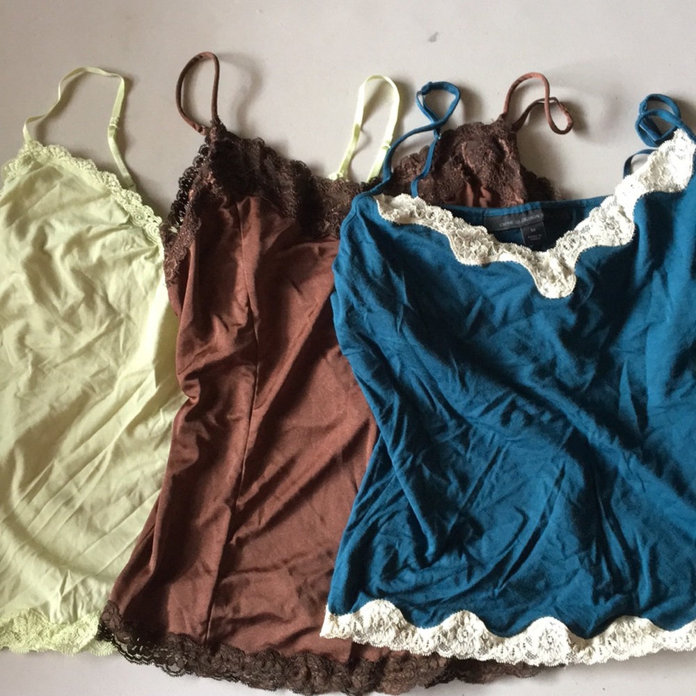 3 lace trimmed tank tops M